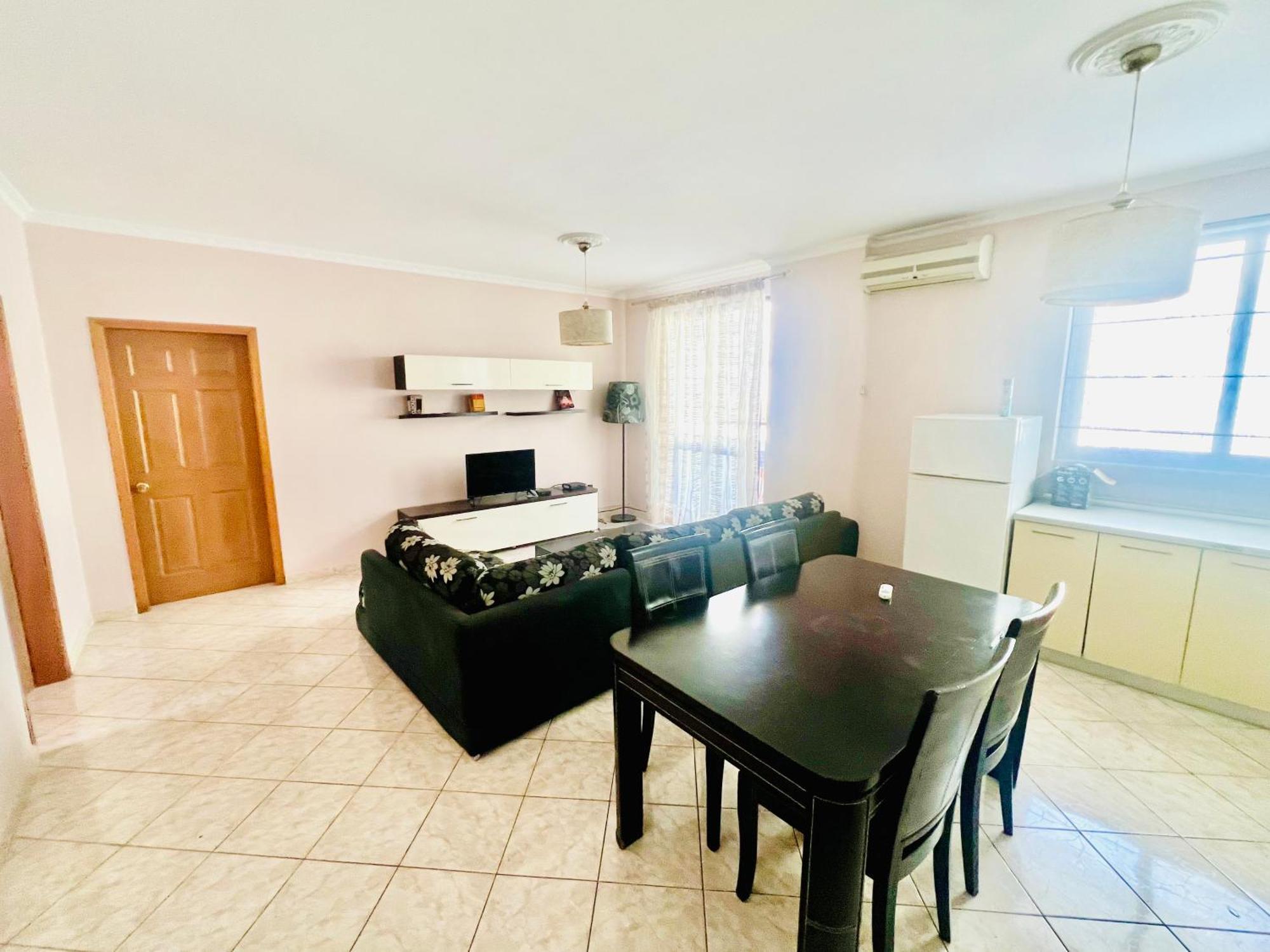 Lovely 3-Bedroom Rental Unit In Durres Exterior photo