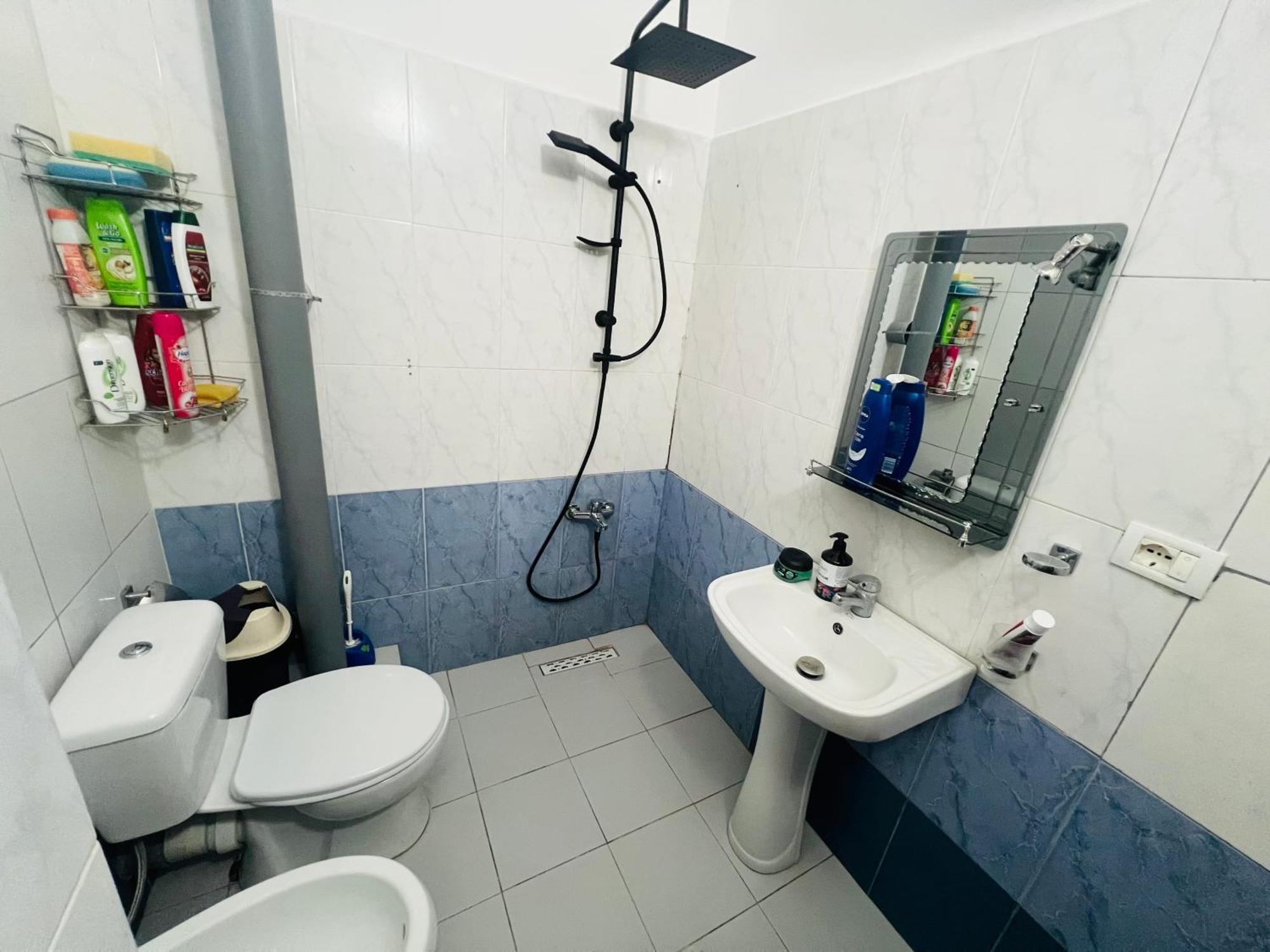 Lovely 3-Bedroom Rental Unit In Durres Exterior photo