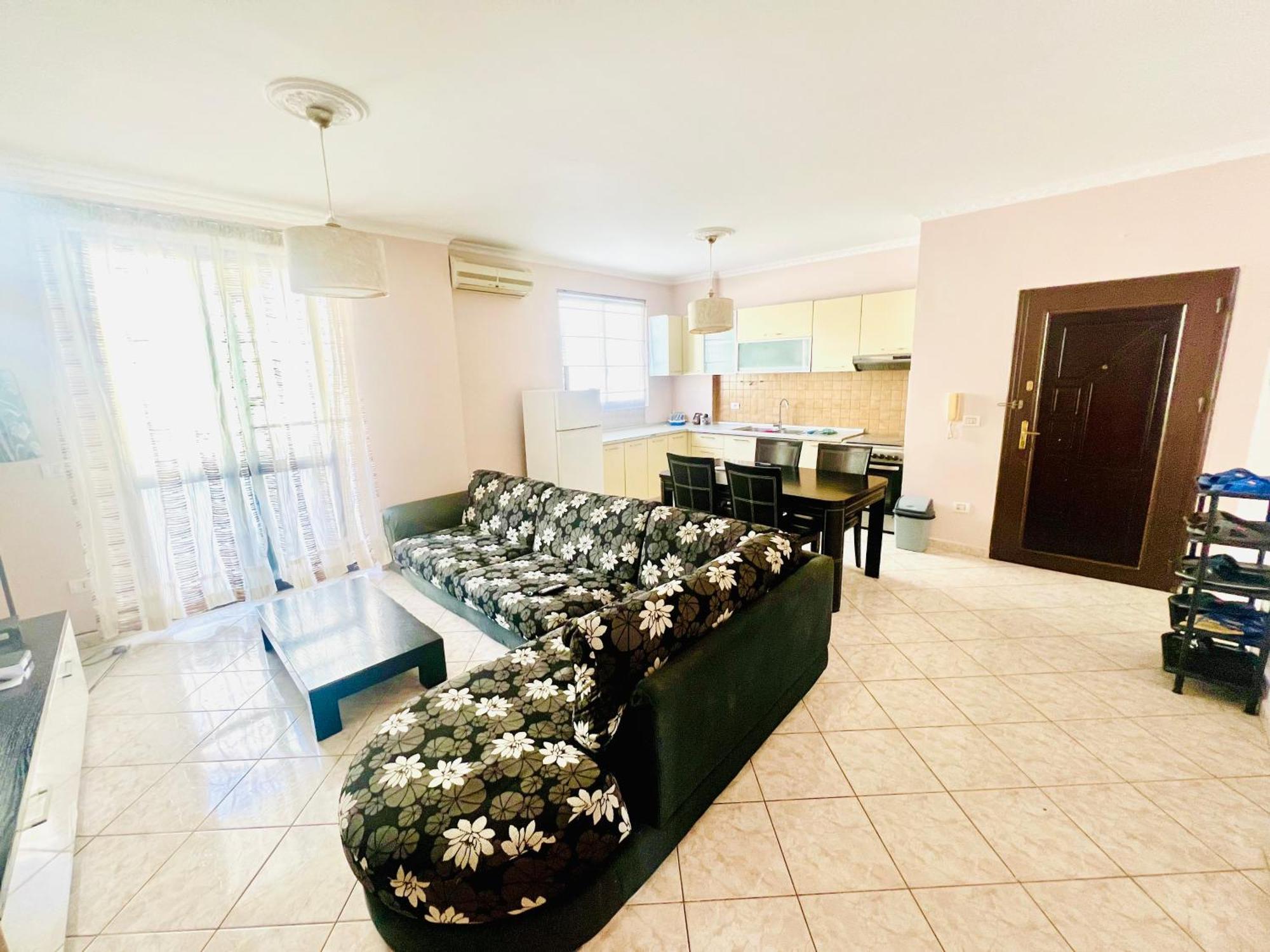 Lovely 3-Bedroom Rental Unit In Durres Exterior photo
